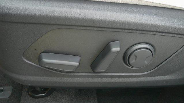 new 2025 Hyundai TUCSON Hybrid car, priced at $38,146