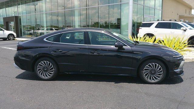 new 2025 Hyundai Sonata Hybrid car, priced at $32,470