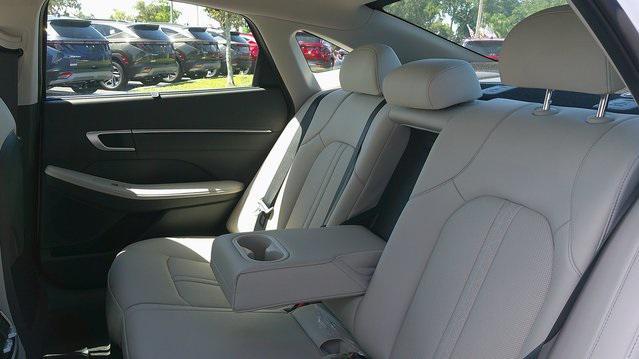 new 2025 Hyundai Sonata Hybrid car, priced at $39,106