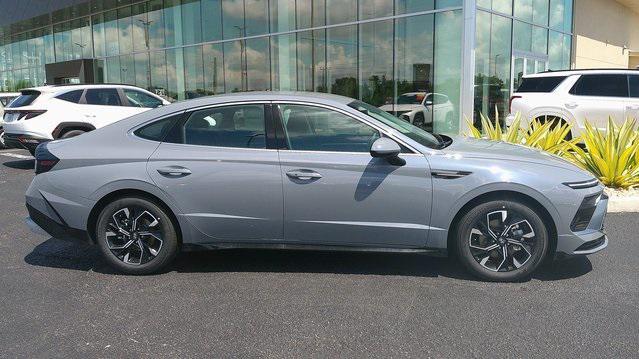 new 2025 Hyundai Sonata car, priced at $28,684