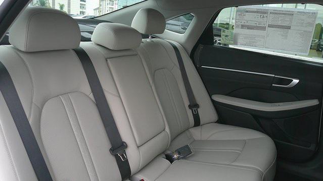 new 2025 Hyundai Sonata Hybrid car, priced at $39,061