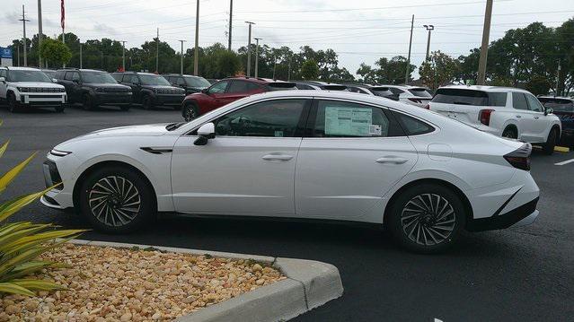 new 2025 Hyundai Sonata Hybrid car, priced at $39,061
