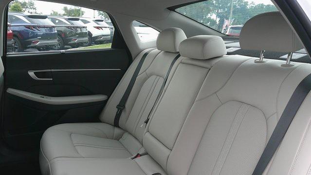 new 2025 Hyundai Sonata Hybrid car, priced at $39,061