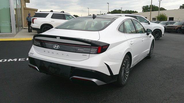 new 2025 Hyundai Sonata Hybrid car, priced at $39,061