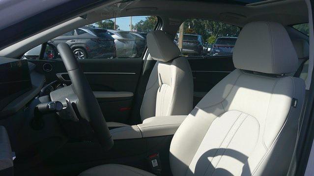 new 2025 Hyundai Sonata Hybrid car, priced at $39,099