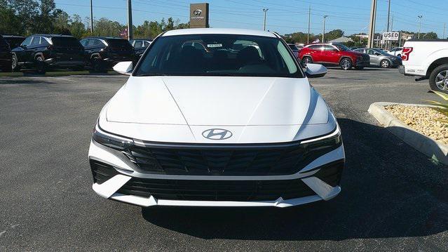 new 2025 Hyundai Elantra HEV car, priced at $26,579