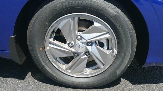 new 2025 Hyundai Elantra car, priced at $23,433