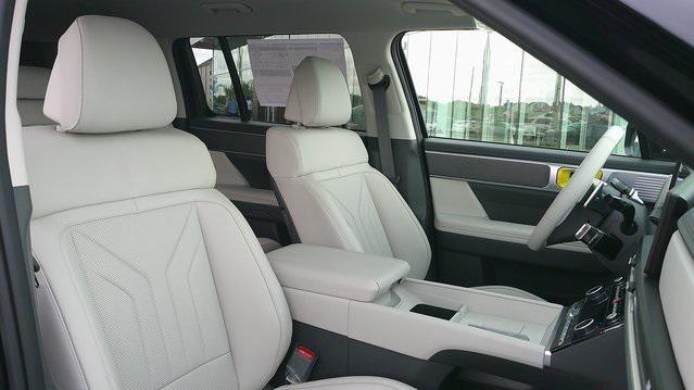 new 2025 Hyundai Santa Fe car, priced at $39,077