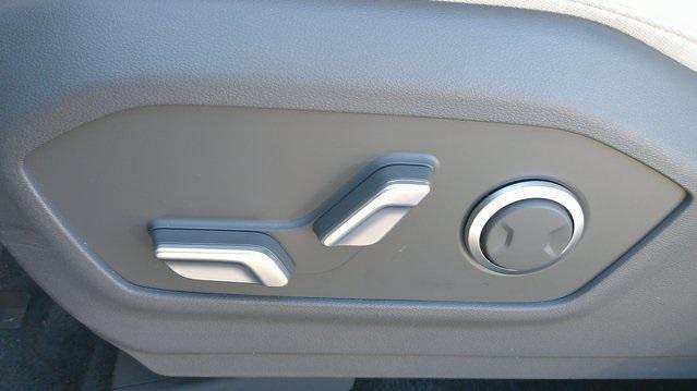 new 2025 Hyundai Santa Fe car, priced at $39,031