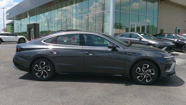 new 2024 Hyundai Sonata car, priced at $28,034