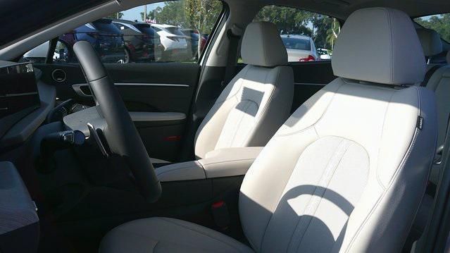 new 2025 Hyundai Sonata Hybrid car, priced at $38,635