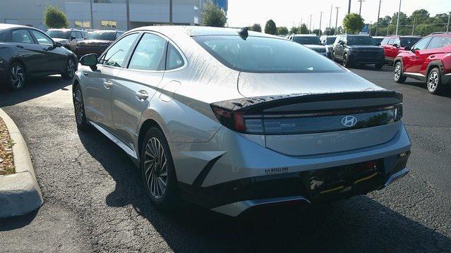new 2025 Hyundai Sonata Hybrid car, priced at $38,635