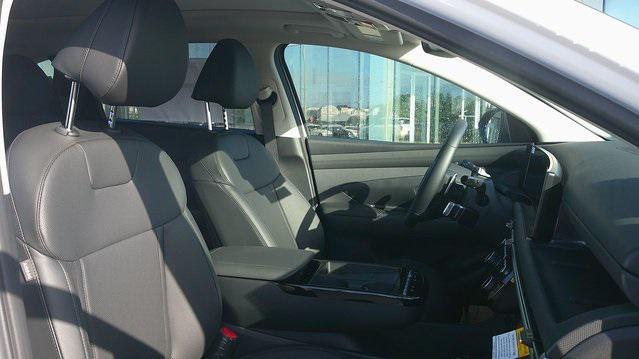 new 2025 Hyundai TUCSON Hybrid car, priced at $38,632