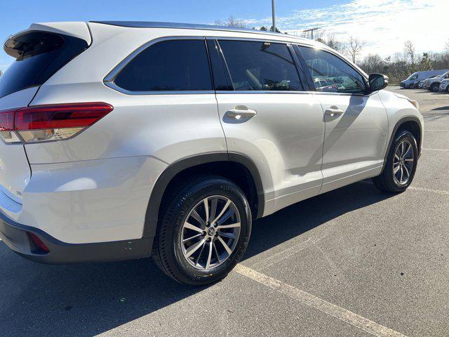 used 2018 Toyota Highlander car, priced at $26,374