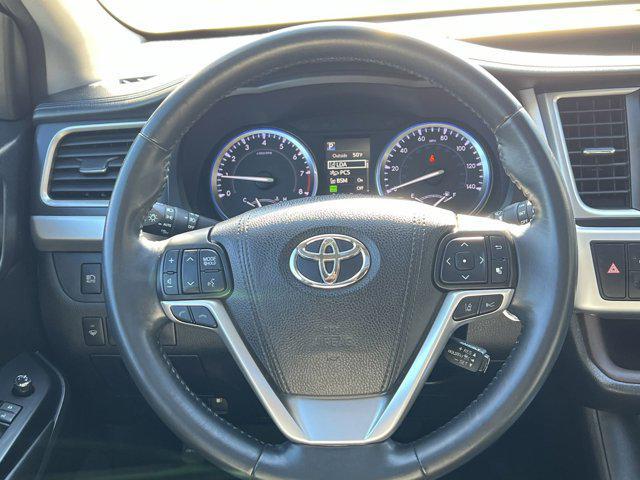 used 2018 Toyota Highlander car, priced at $26,374