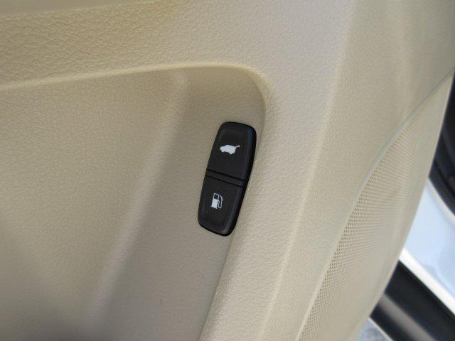 used 2016 Acura MDX car, priced at $16,893