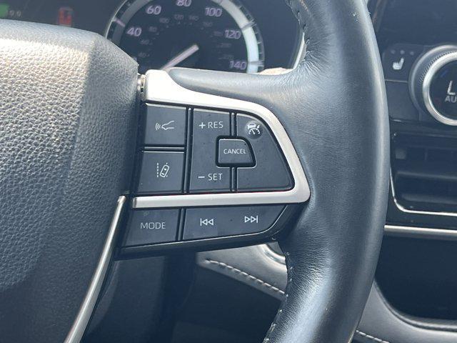 used 2022 Toyota Highlander car, priced at $35,887