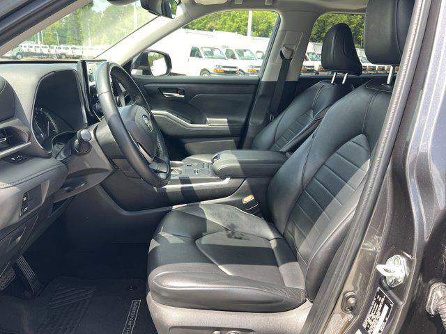 used 2022 Toyota Highlander car, priced at $35,887