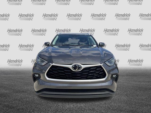 used 2022 Toyota Highlander car, priced at $35,887