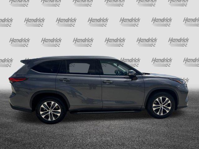 used 2022 Toyota Highlander car, priced at $35,887