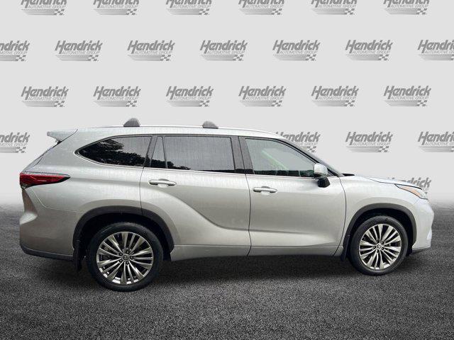 used 2022 Toyota Highlander car, priced at $40,887