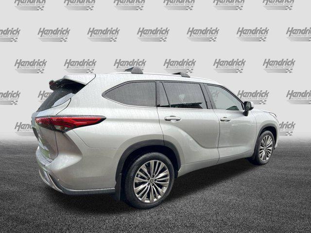 used 2022 Toyota Highlander car, priced at $40,887