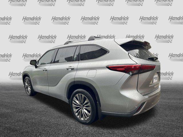 used 2022 Toyota Highlander car, priced at $40,887