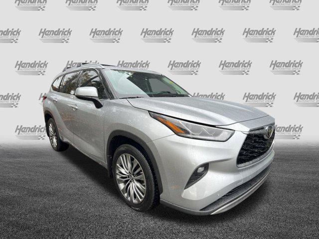 used 2022 Toyota Highlander car, priced at $40,887