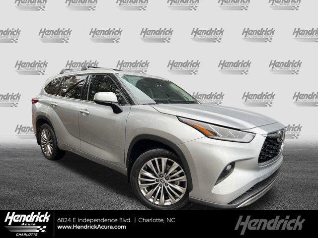 used 2022 Toyota Highlander car, priced at $40,887