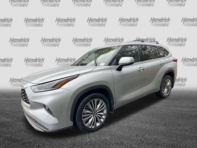 used 2022 Toyota Highlander car, priced at $40,887