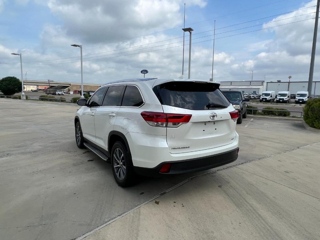 used 2019 Toyota Highlander car, priced at $26,995