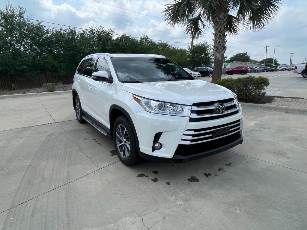 used 2019 Toyota Highlander car, priced at $26,995
