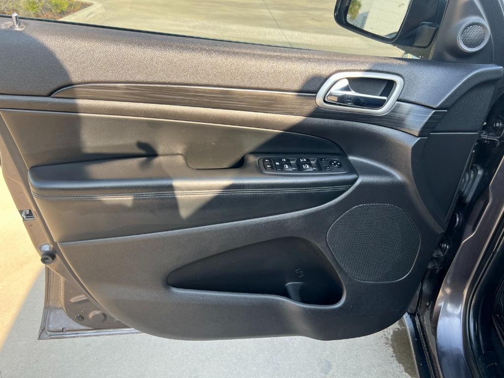 used 2020 Jeep Grand Cherokee car, priced at $23,995