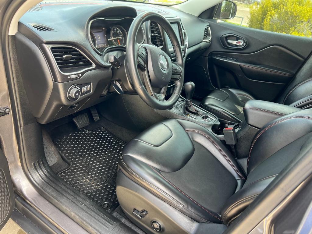 used 2019 Jeep Cherokee car, priced at $23,852