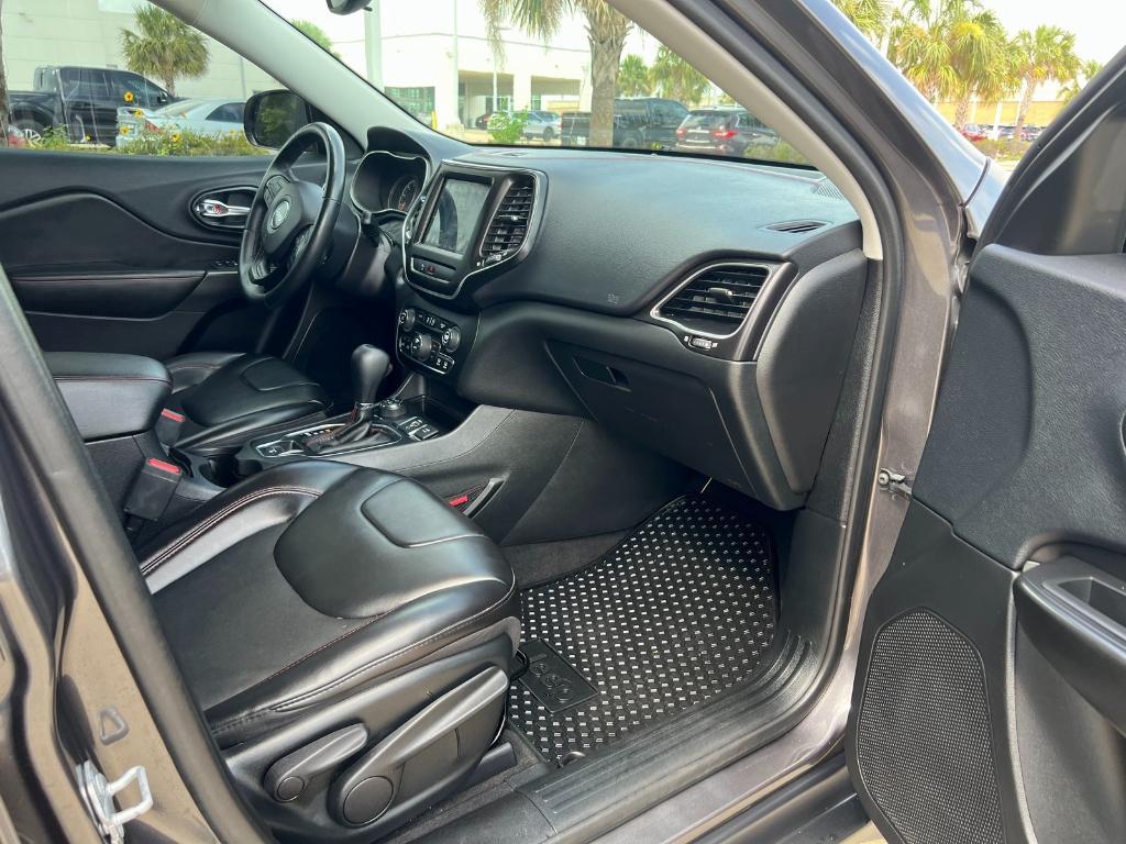 used 2019 Jeep Cherokee car, priced at $23,852
