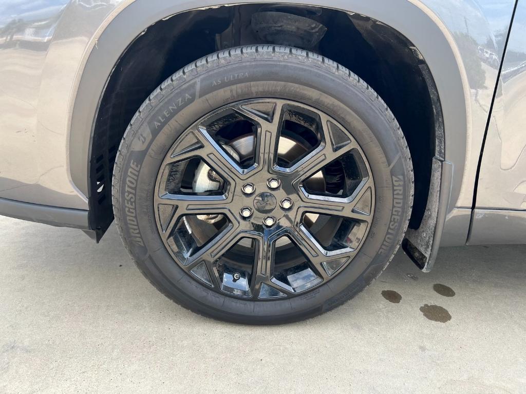 used 2023 Toyota Highlander car, priced at $31,995