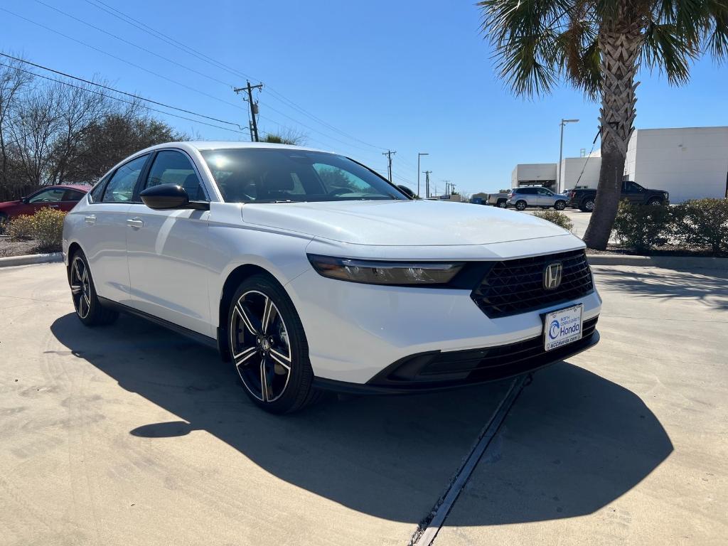 new 2025 Honda Accord Hybrid car