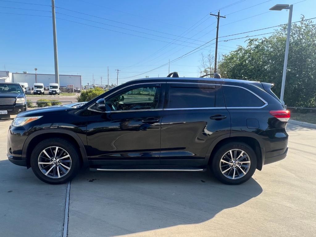 used 2019 Toyota Highlander car, priced at $26,995