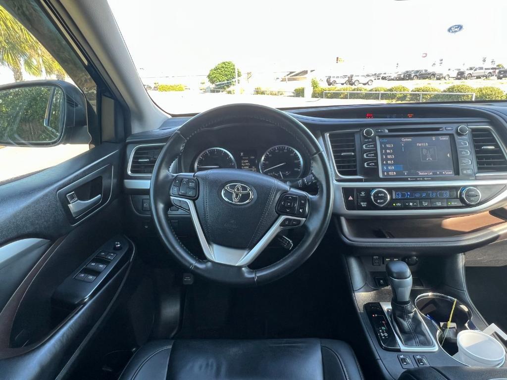 used 2019 Toyota Highlander car, priced at $26,995
