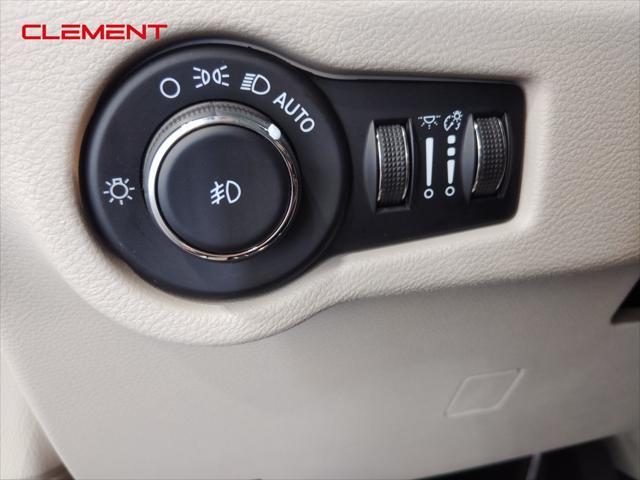 used 2023 Chrysler Pacifica car, priced at $24,400