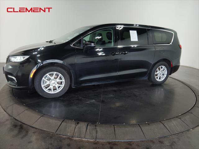 used 2023 Chrysler Pacifica car, priced at $24,400