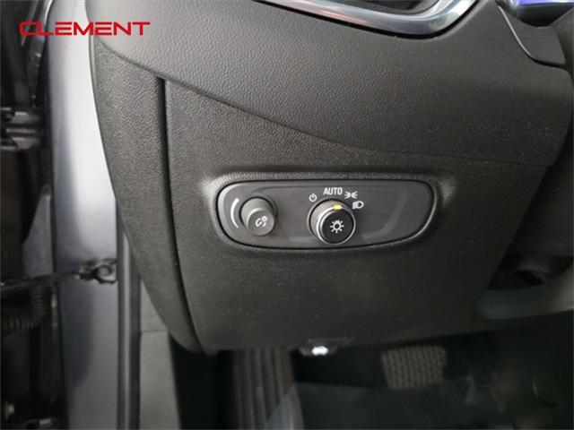 used 2022 Chevrolet Equinox car, priced at $18,800