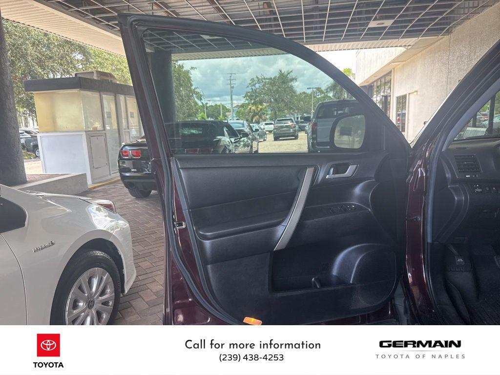used 2012 Toyota Highlander car, priced at $11,986