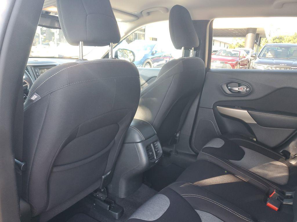 used 2018 Jeep Cherokee car, priced at $12,556