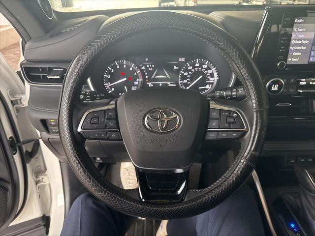 used 2021 Toyota Highlander car, priced at $32,986