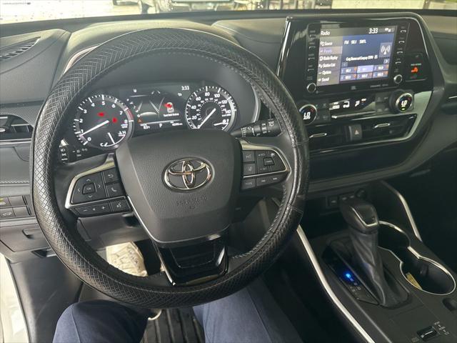 used 2021 Toyota Highlander car, priced at $32,986
