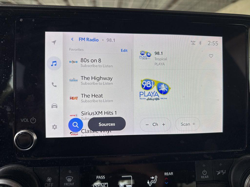 used 2023 Toyota Highlander car, priced at $30,986