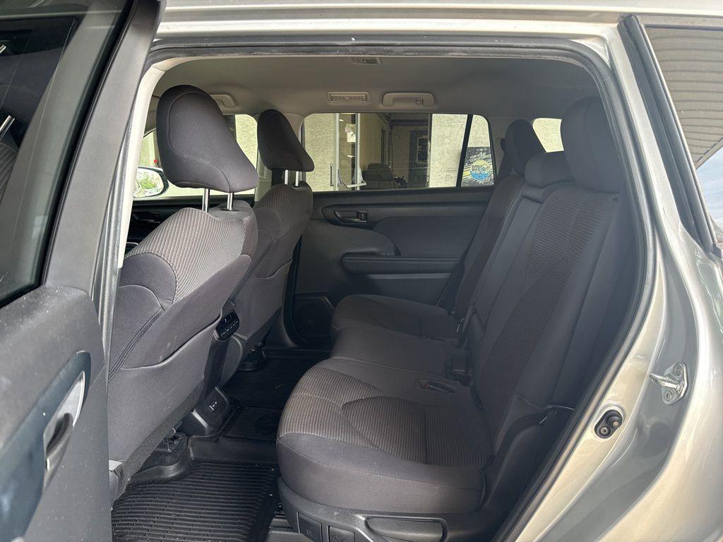 used 2023 Toyota Highlander car, priced at $30,986
