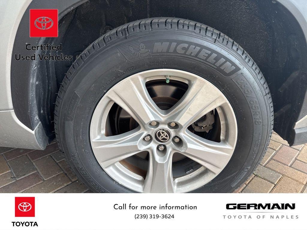 used 2023 Toyota Highlander car, priced at $30,986