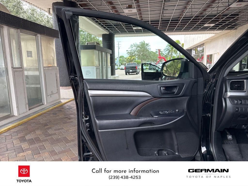 used 2018 Toyota Highlander car, priced at $24,552